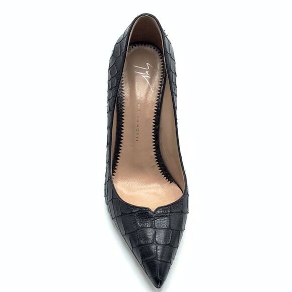 750.00 Giuseppe Zanotti - E960032 (Black)
GIUSEPPE ZANOTTI NIB 37 - Picture 1 of 3